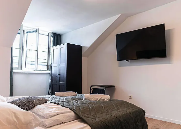 Beautiful 2br Apt, Near U6 Station Am Schoepfwerk