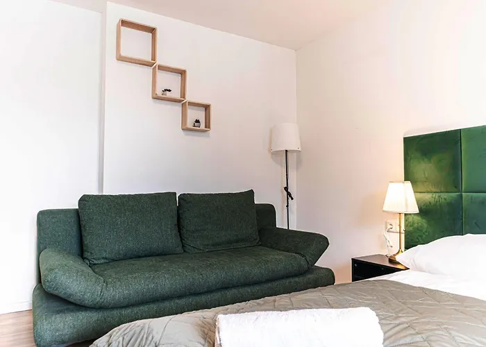 Beautiful 2br Apt, Near U6 Station Am Schoepfwerk * וינה