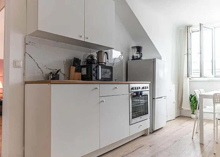Beautiful 2br Apt, Near U6 Station Am Schoepfwerk דירה